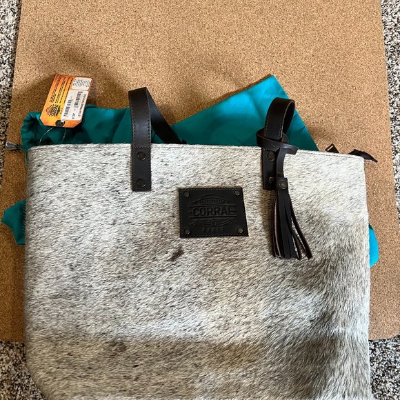 NWT Corral Boots Branded Hair-on Tote Bag 13T x 18W - Picture 4 of 9